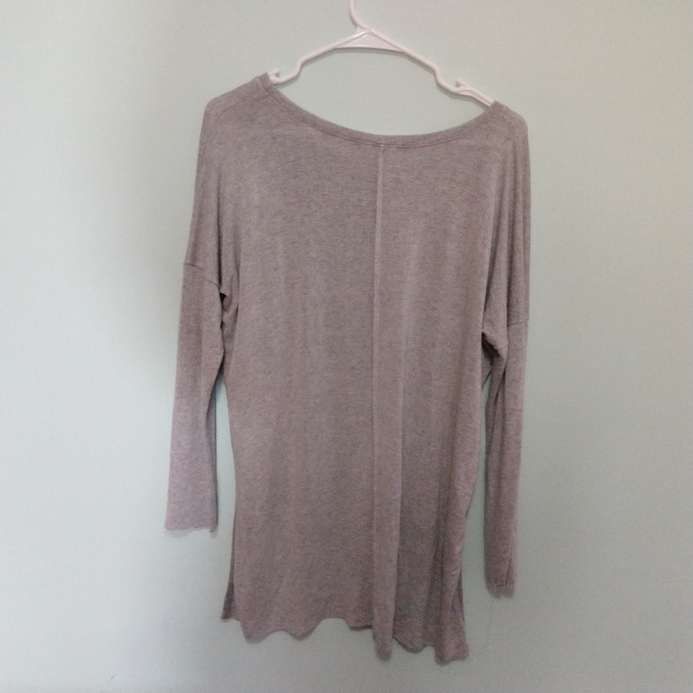 Urban Outfitter Soft Knit Graphic T-Shirt - Picture 2 of 5